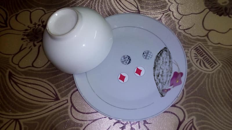 Cách chơi xóc đĩa ngoài đời Giới thiệu tổng quan về cách chơi xóc đĩa ngoài đời